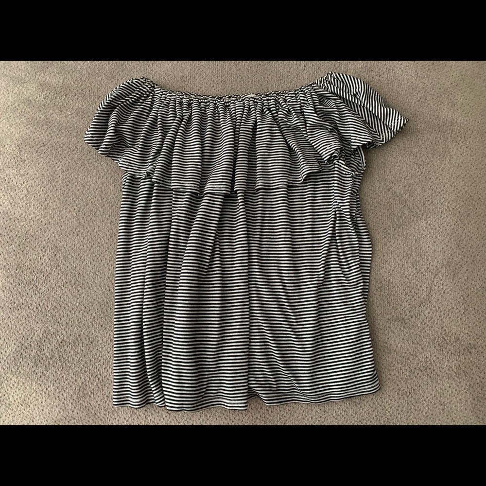 Off the shoulder striped tee